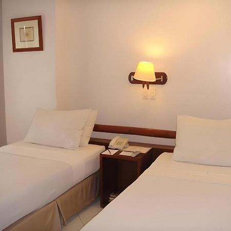 Soledad Suites Panglao-stad Buitenkant foto