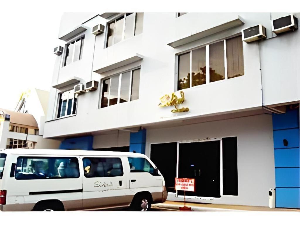 Soledad Suites Panglao-stad Buitenkant foto