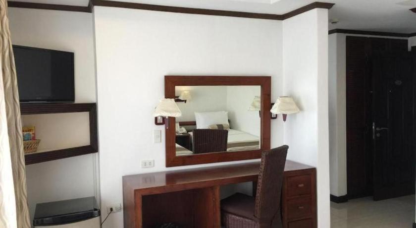 Soledad Suites Panglao-stad Buitenkant foto