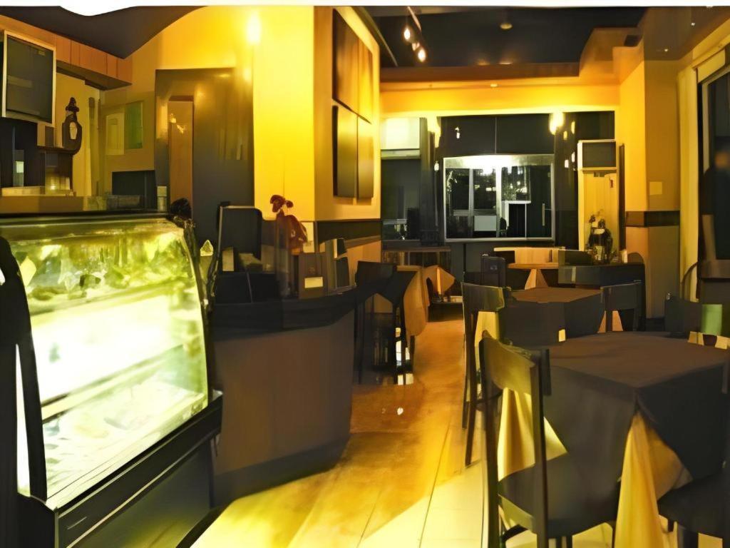 Soledad Suites Panglao-stad Buitenkant foto