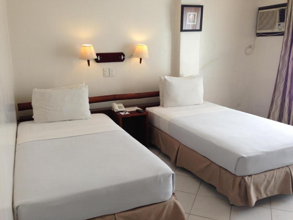 Soledad Suites Panglao-stad Buitenkant foto