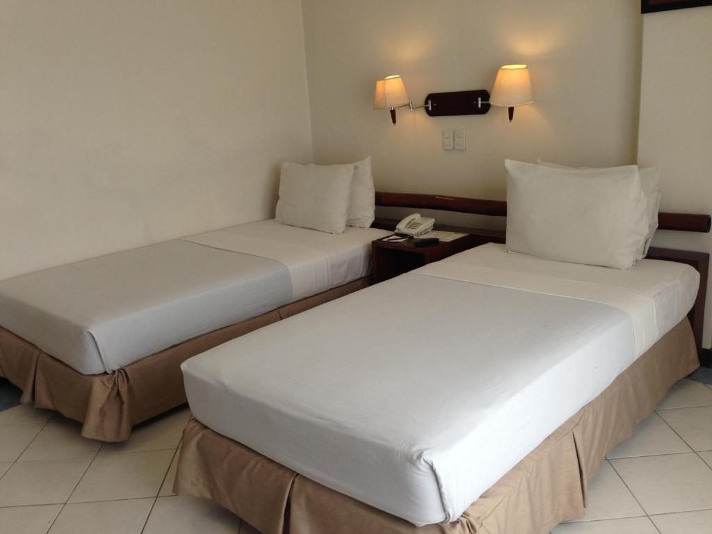 Soledad Suites Panglao-stad Buitenkant foto
