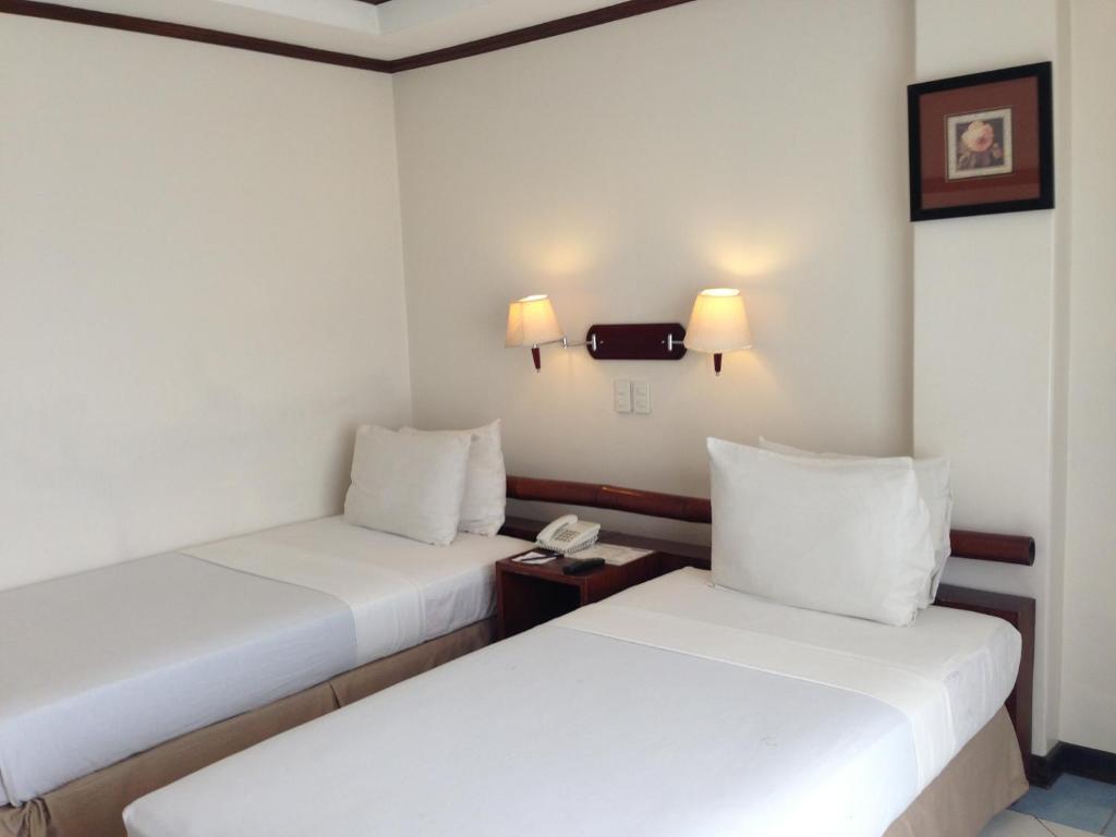 Soledad Suites Panglao-stad Buitenkant foto