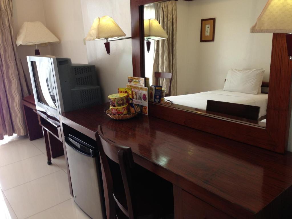 Soledad Suites Panglao-stad Buitenkant foto